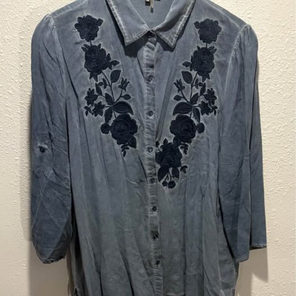 Andree By Unit Blue Washed Tencel Shirt M Navy Floral Rose Embroidered Top